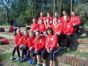 Unsere TSG-Leichtathleten mit Betreuerstab unter der Sonne Italiens