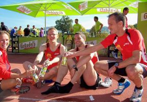 Zur Belohnung gab's im Ziel alkoholfreies Bier für unsere TSG-Läufer