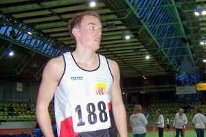 Florian Oswald fliegt zur Baden-Württembergischen Hallenmeisterschaft