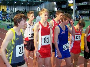 William Roster vor dem Start seines Laufes bei den Baden-Württembergischen U18 Hallenmeisterschaften