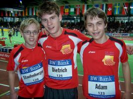 Philipp Staufenberger (li.), Carlos Dietrich (mi.) und Jonas Adam (re.) beim BW-Bank-Meeting in Karlsruhe