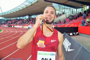 Matthias Bühler feiert seinen sechsten deutschen Meistertitel über 110m Hürden - der erste im TSG-Trikot