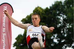 Unser Weitsprung-Ass Florian Oswald bei der Cosinus Kurpfalz Gala 2011 (Foto: Christian Schaaf)