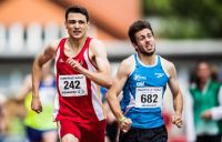 Spannung pur: Christoph Kessler und Enrico Riccobon beim Showdown über zwei Stadionrunden