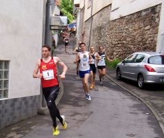 Matthias Müller vor seinen Konkurrenten Dominik Burghard und Luca Bongiovanni.