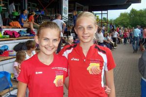 Linda Geißler und Bianca Stichling (v.l.n.r.) nach erfolgreich abgeschlossenem Wettkampf
